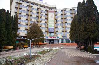 Отель Tourist Chernivtsi Черновцы-0